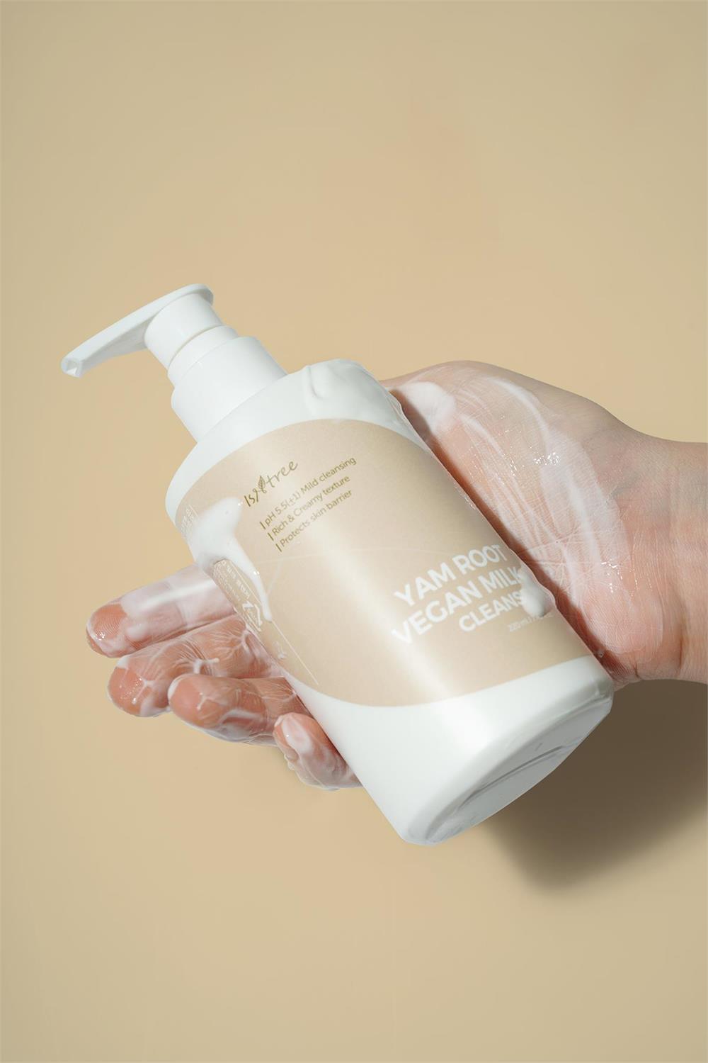 Isntree Yam Root Vegan Milk Cleanser 220 ML (Nemlendirici ve Hassas Ultra İnce Toz Temizleyici)