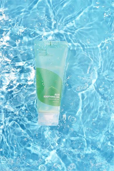 Isntree Aloe Soothing Gel, Moisture 150 ML (Yatıştırıcı ve Soğutucu Bakım Jeli)