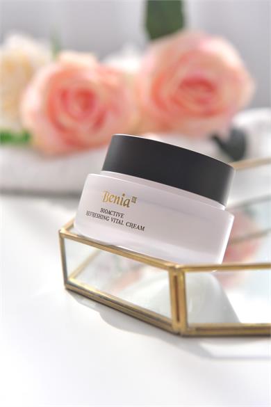 Benia3 Kırışıklık Karşıtı ve Aydınlatıcı Nemlendirici Yüz Kremi - Bioactive Refreshing Vital Cream 50 ML