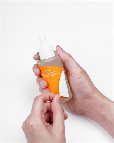 Isntree C-Niacin Toning Ampoule 50 ml (Vitamin Sinerjisi, Parlak ve Aydınlık Cilt Tonu Bakım Serumu)