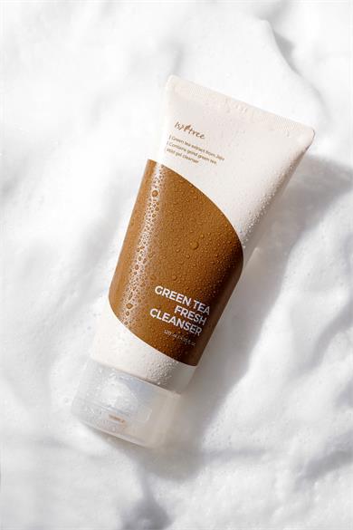 Isntree Green Tea Fresh Cleanser 120 ml (Yağ ve Nem Dengesi Sağlayan Gerçek Yeşil Çaylı Hassas Temizleyici)