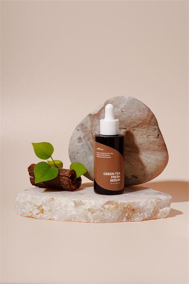 Isntree Green Tea Fresh Serum 50 ml (Sebum Bakımı ve Yağ/Nem Dengesi Sağlayan Gerçek Yeşil Çaylı Serum)