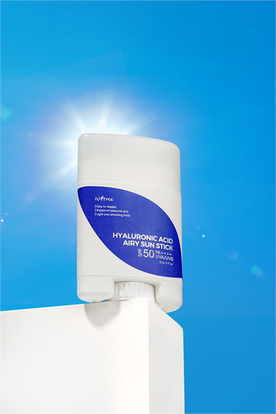 Isntree Hyaluronic Acid Airy Sun Stick 22 gr (Kimyasal Filtreli 8 Tip Hyalüronik Asit İçeren SPF50+ Güneş Koruyucu Stick)