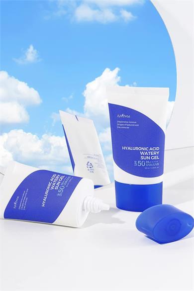 Isntree Hyaluronic Acid Watery Sun Gel 50 ml (Kimyasal Filtreli 8 Tip Hyalüronik Asit İçeren SPF50+ Güneş Koruyucu Bakım Jeli)