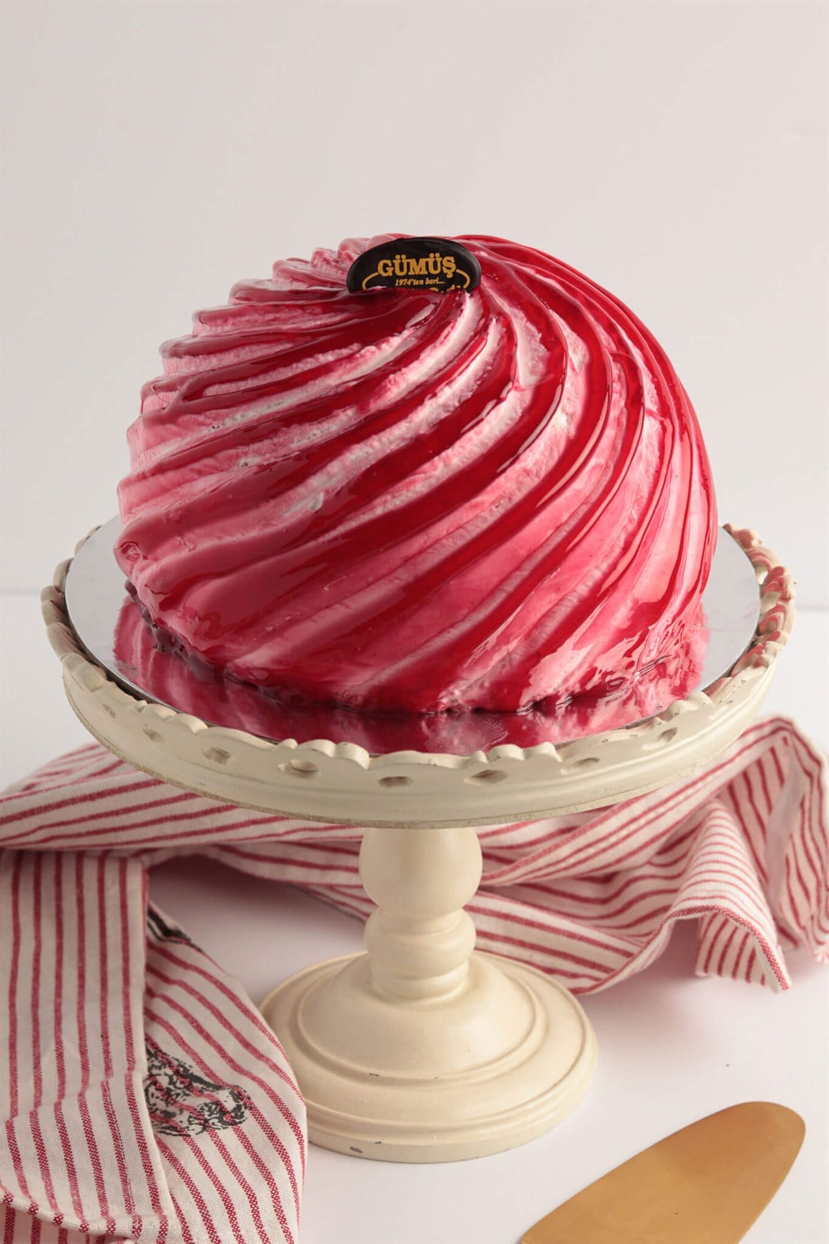 Frambuazlı Bambu Yaş Pasta