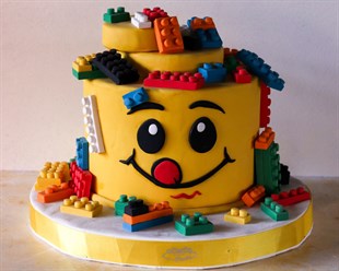 Gülümseyen Lego Tasarım Pasta