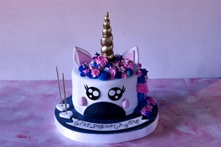 Sevimli Unicorn Doğum Günü Pastası