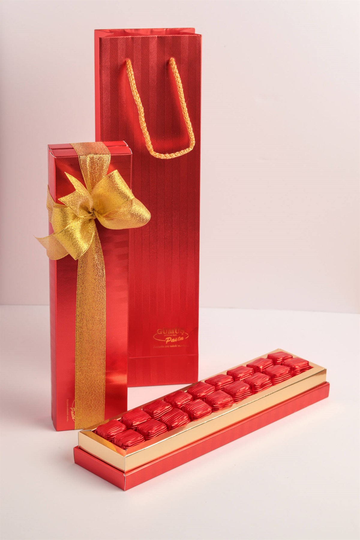 Çift Katlı Yaldızlı Special Hediyelik Çikolata