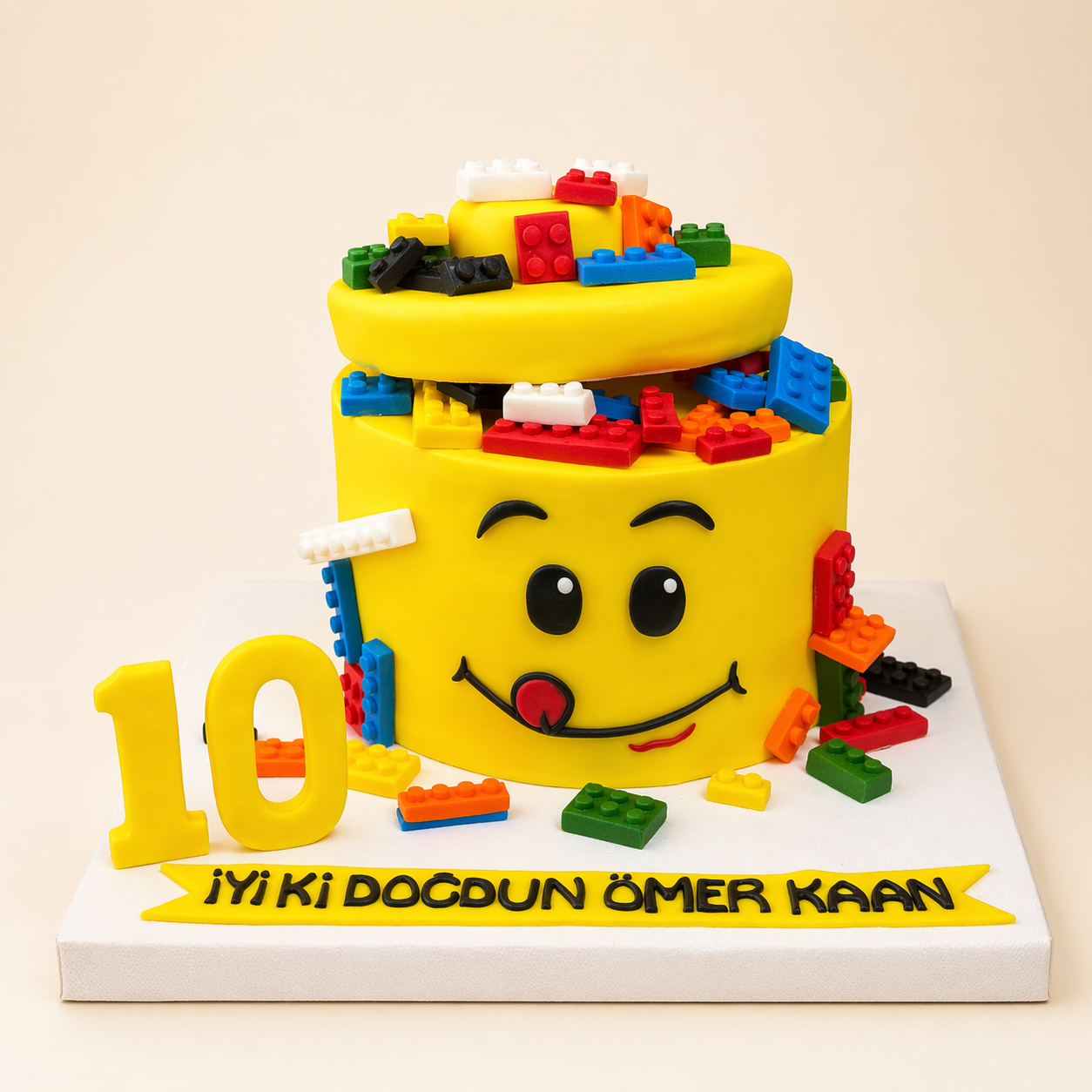 Lego Bloklu Eğlenceli Doğum Günü Pastası