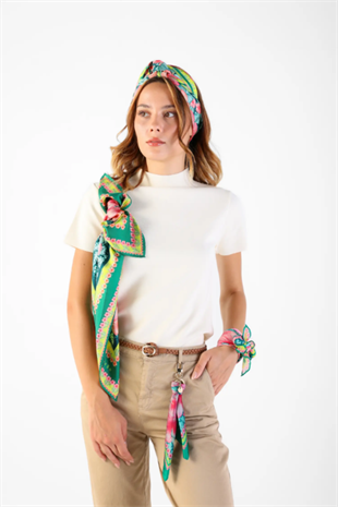 8 Maison Green Love Bag Charm / Keychain