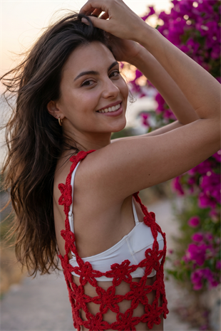 ACR Craft Kırmızı Çiçekli  El Örgüsü Crop Top 