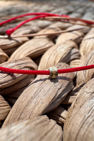 Kırmızı ip Altın Bileklik Kırmızı37