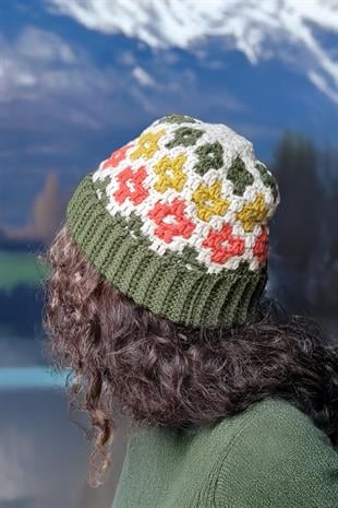 Zone Design Hand-Knitted Hat | Mosaic