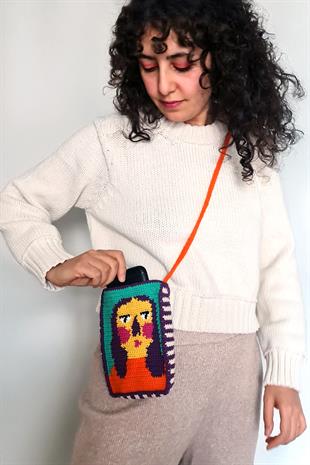 Zone Design Hand-Knitted Phone Bag | Sarıko
