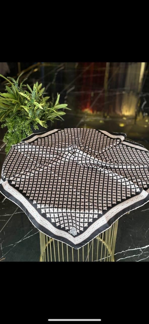 Safiye Başol Eşarp