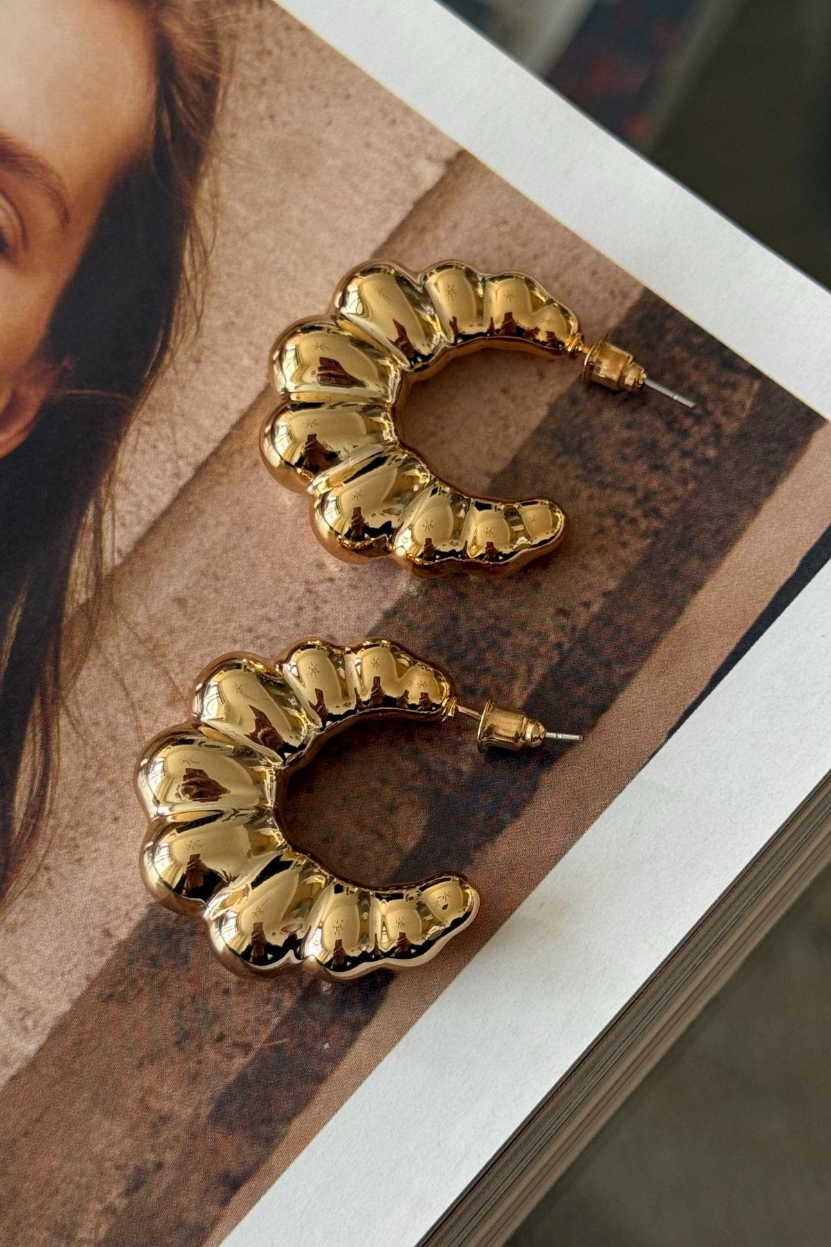 Çelik Bombeli Halka Küpe