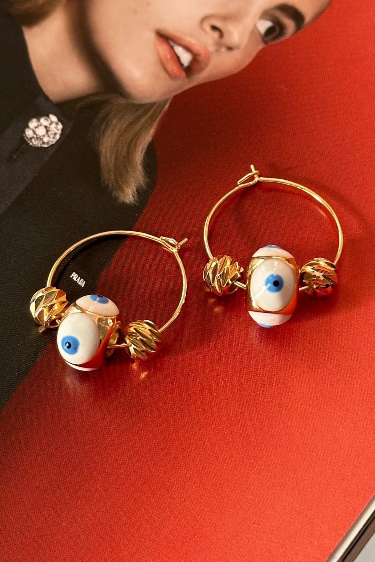 Dorika Detaylı Beyaz Mineli Nazar Küpe