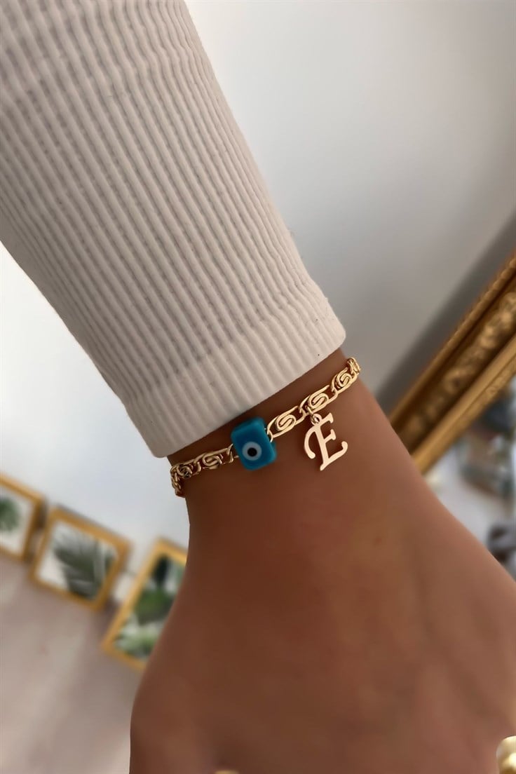 E Harfli ve Nostalji Boncuklu Ezme Zincir Bileklik Gold