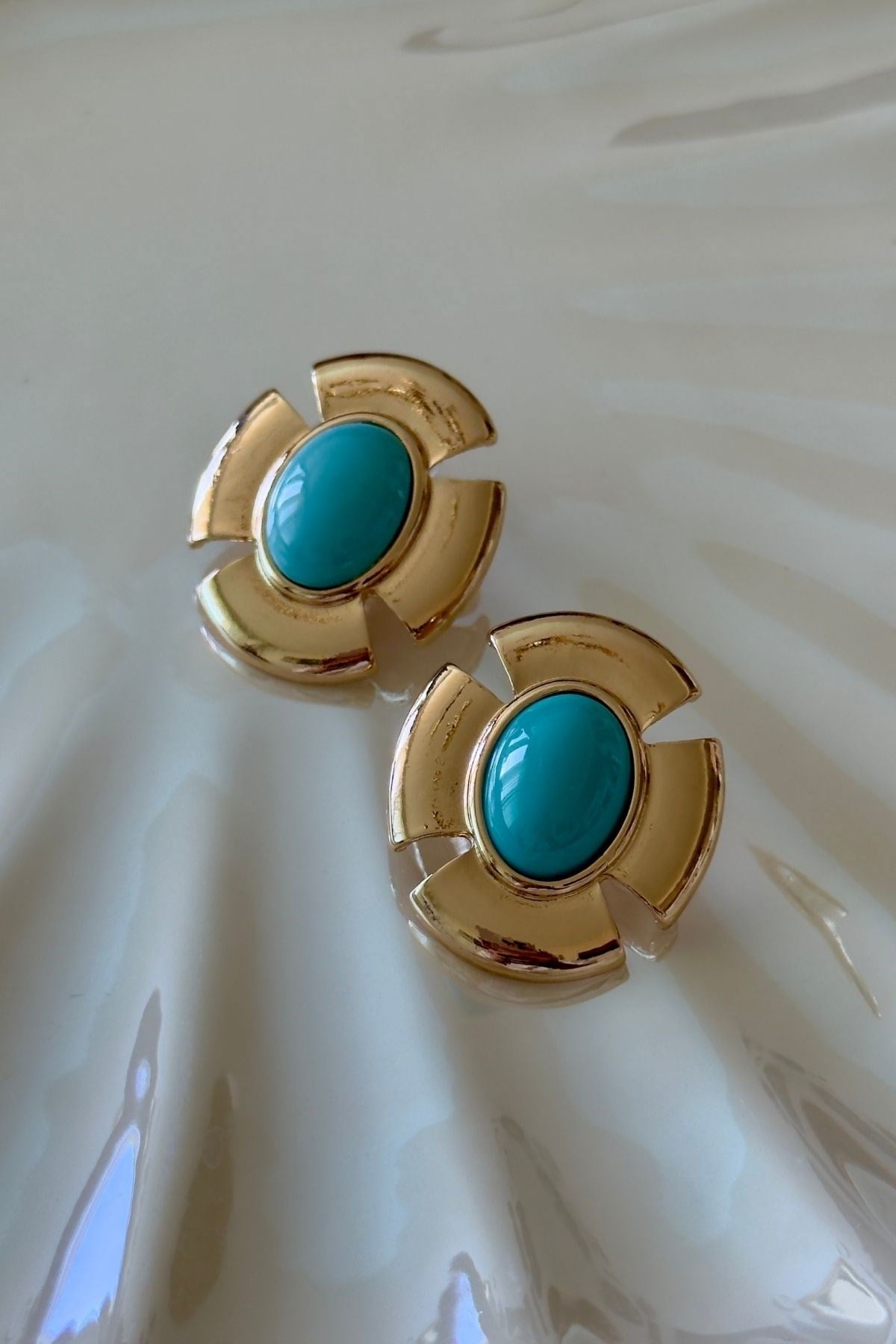 Firuze Taşlı Oval Küpe
