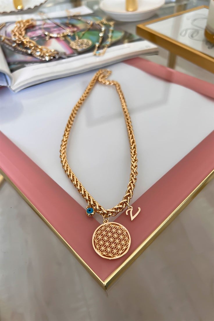Kalın Örgü Zincir Model V Harf ve Nazar Sallantılı Yaşam Çiçeği Kolye Gold