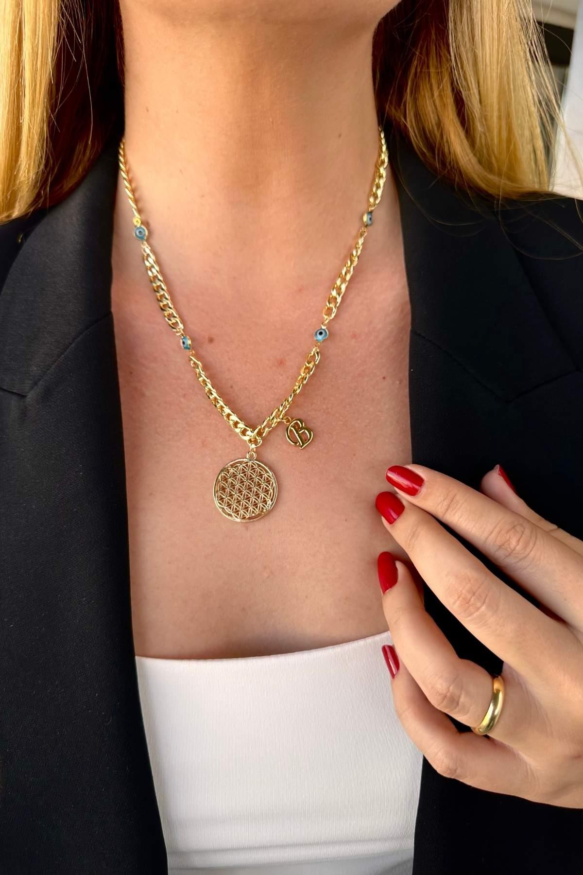 Kişiye Özel Harfli Altın Kaplama Üç Nazarlı Yaşam Çiçeği ve B Harf Kolye