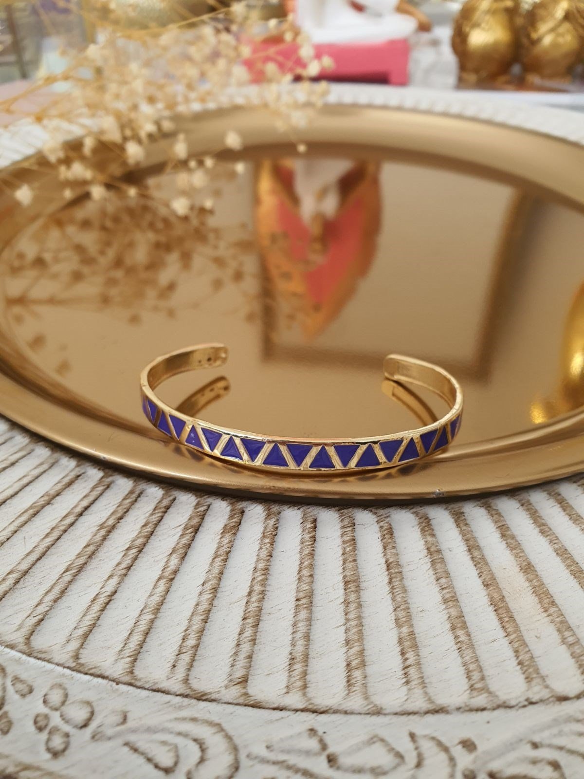 Mor Renk Zigzag Model Altı Açık Kelepçe Gold