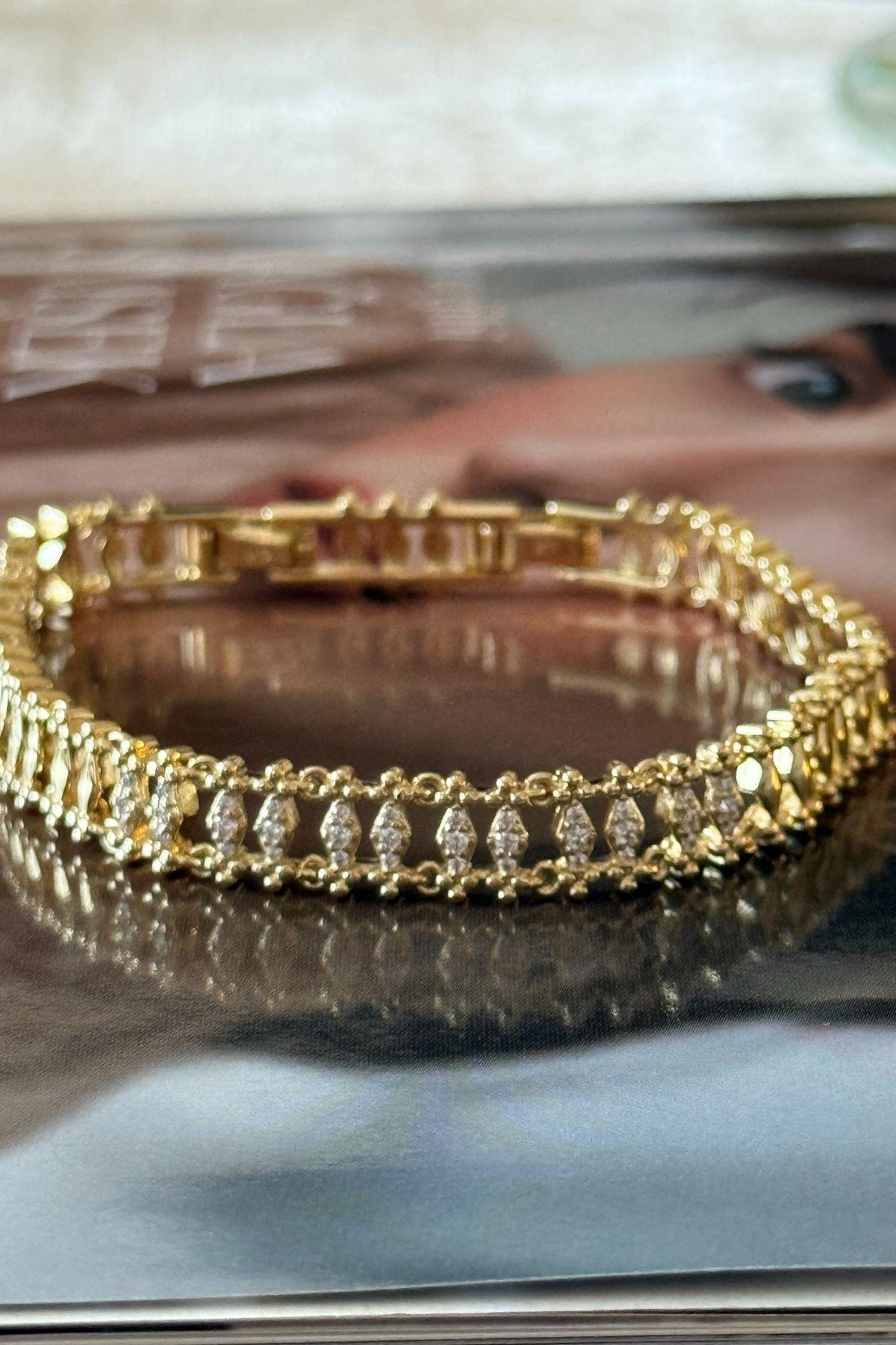 Xuping Lazer Kesimli Bileklik