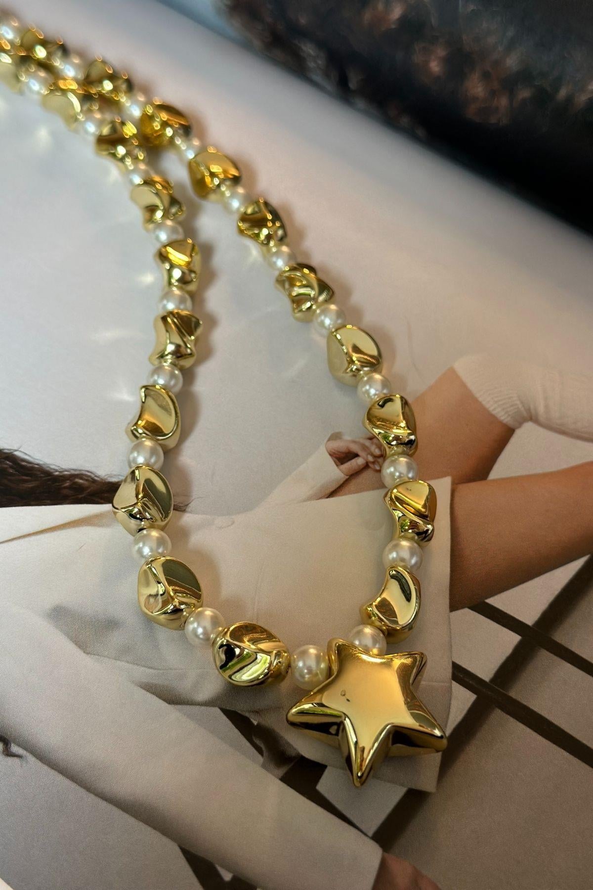 Yıldız Model İnci Gold Boncuklu Kolye