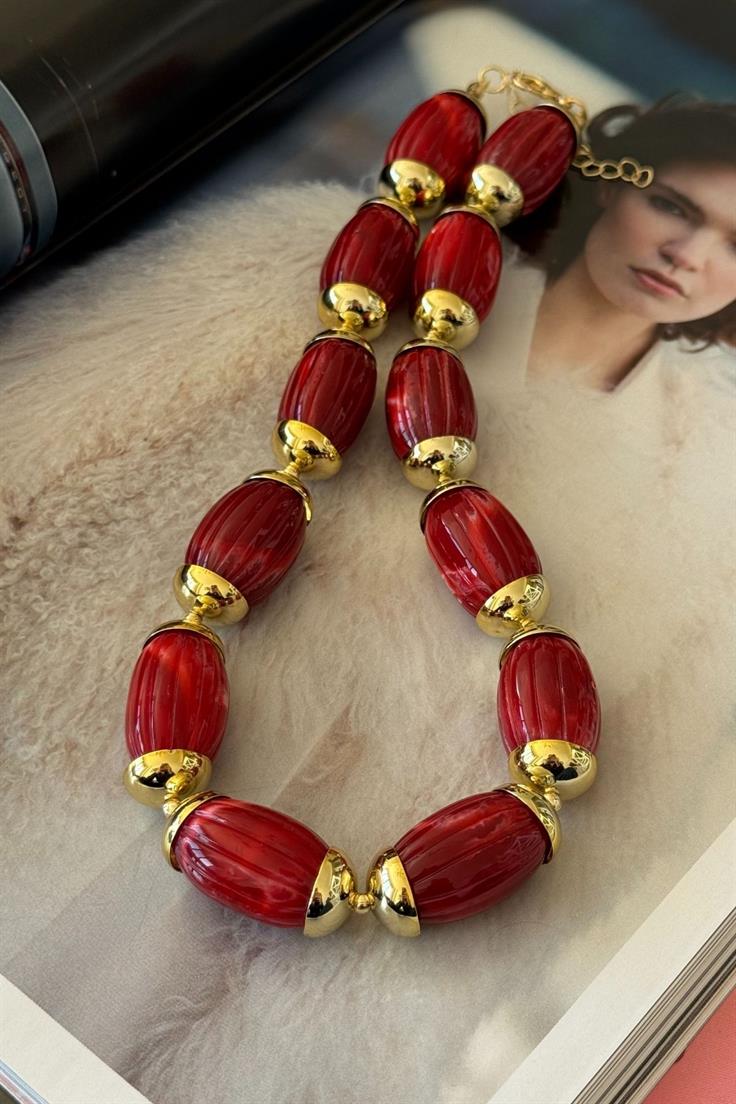 Kırmızı Renkli Oval Kolye