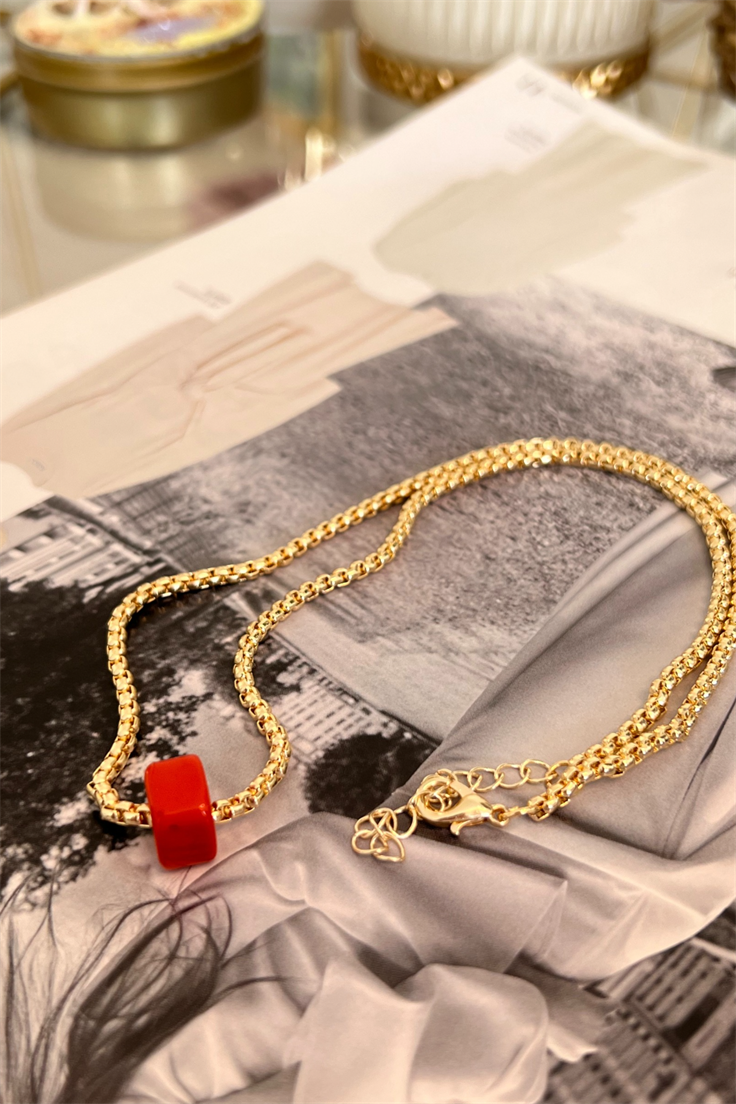 Turuncu Nostlaji Boncuklu Yılan Zincir Model Kolye Gold