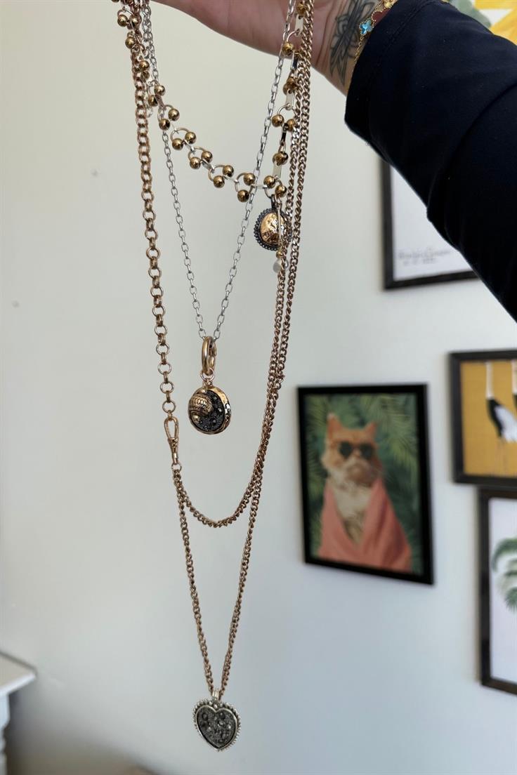 Üç Zincirli Marka Model Kolye