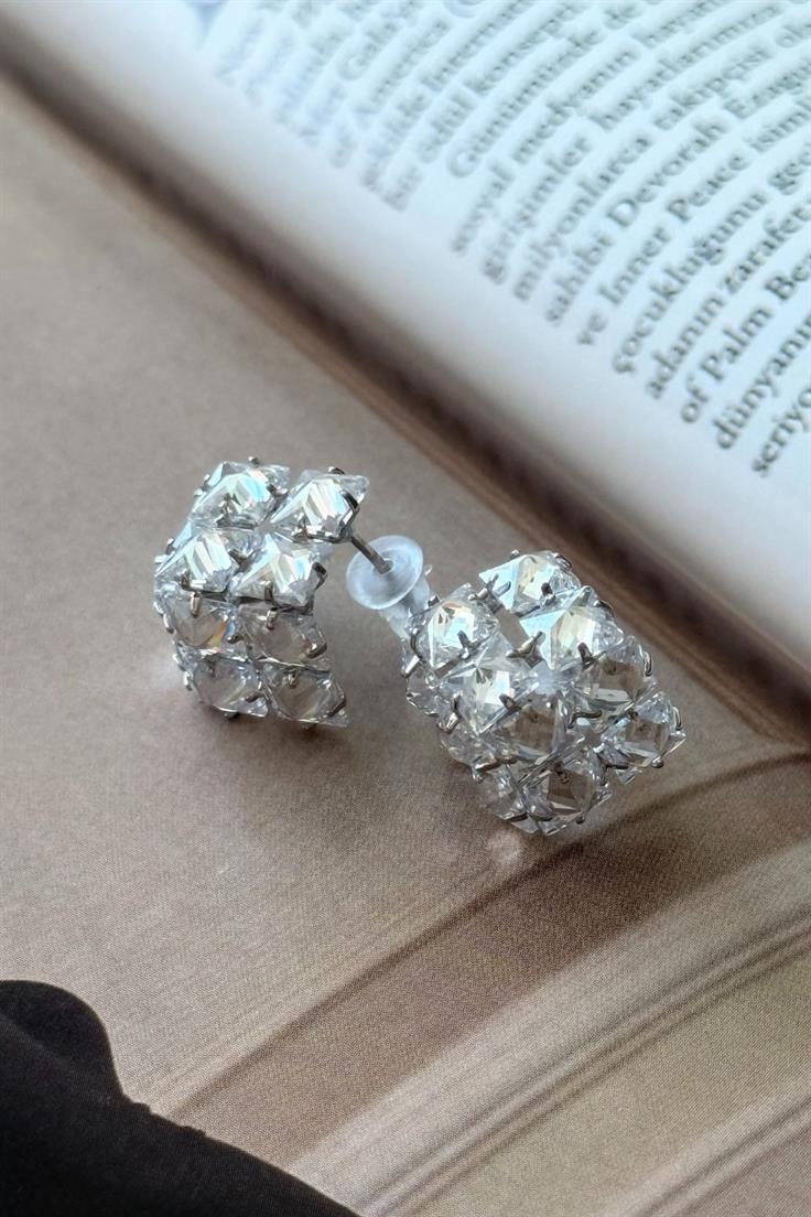 Zirkon Taşlı Küp Model Küpe