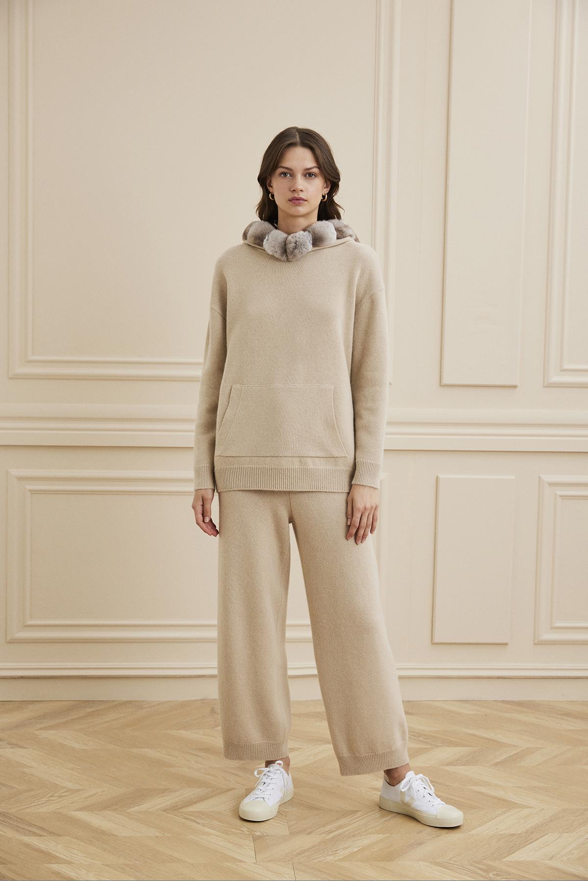 Shaky Women's Knitted Pants and Sweater Set With Chinchilla Trimming A.Bej/43001 Blonde