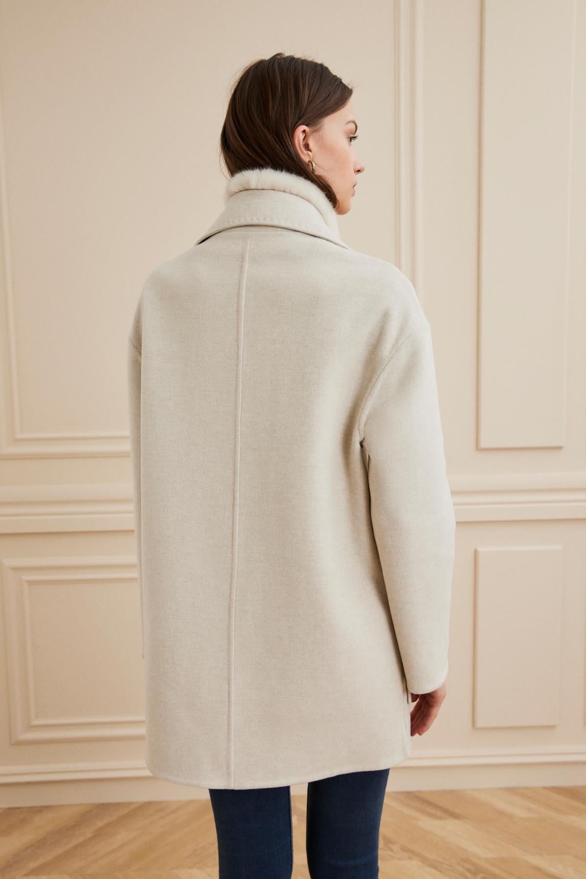 Shaky Women's Loro Piana 90% Wool 10% Cashmere Fabric Short Coat With Mink Trimming Beige