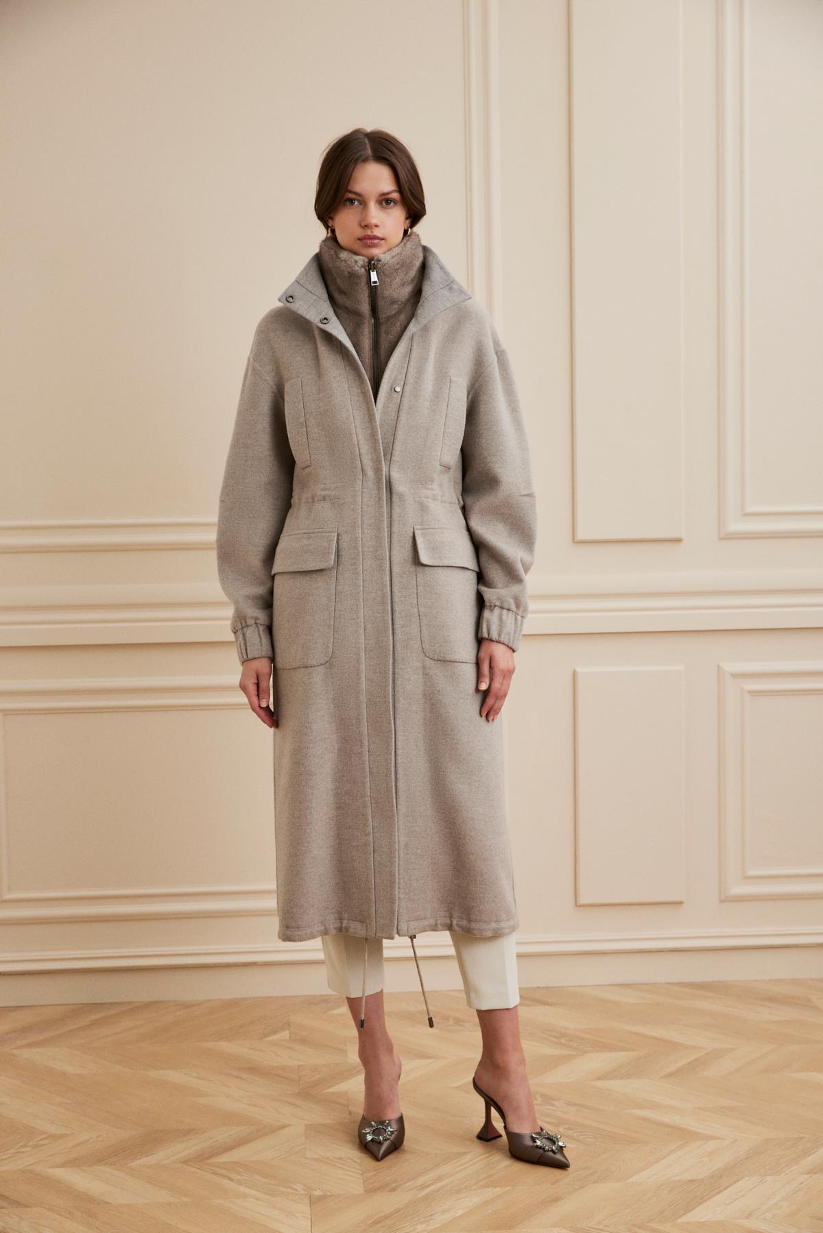 Shaky Women's Loro Piana 97% Wool 3% Cashmere/Nylon Fabric Coat and Waistcoat Set With Mink Trimming Beige/Dark Beige