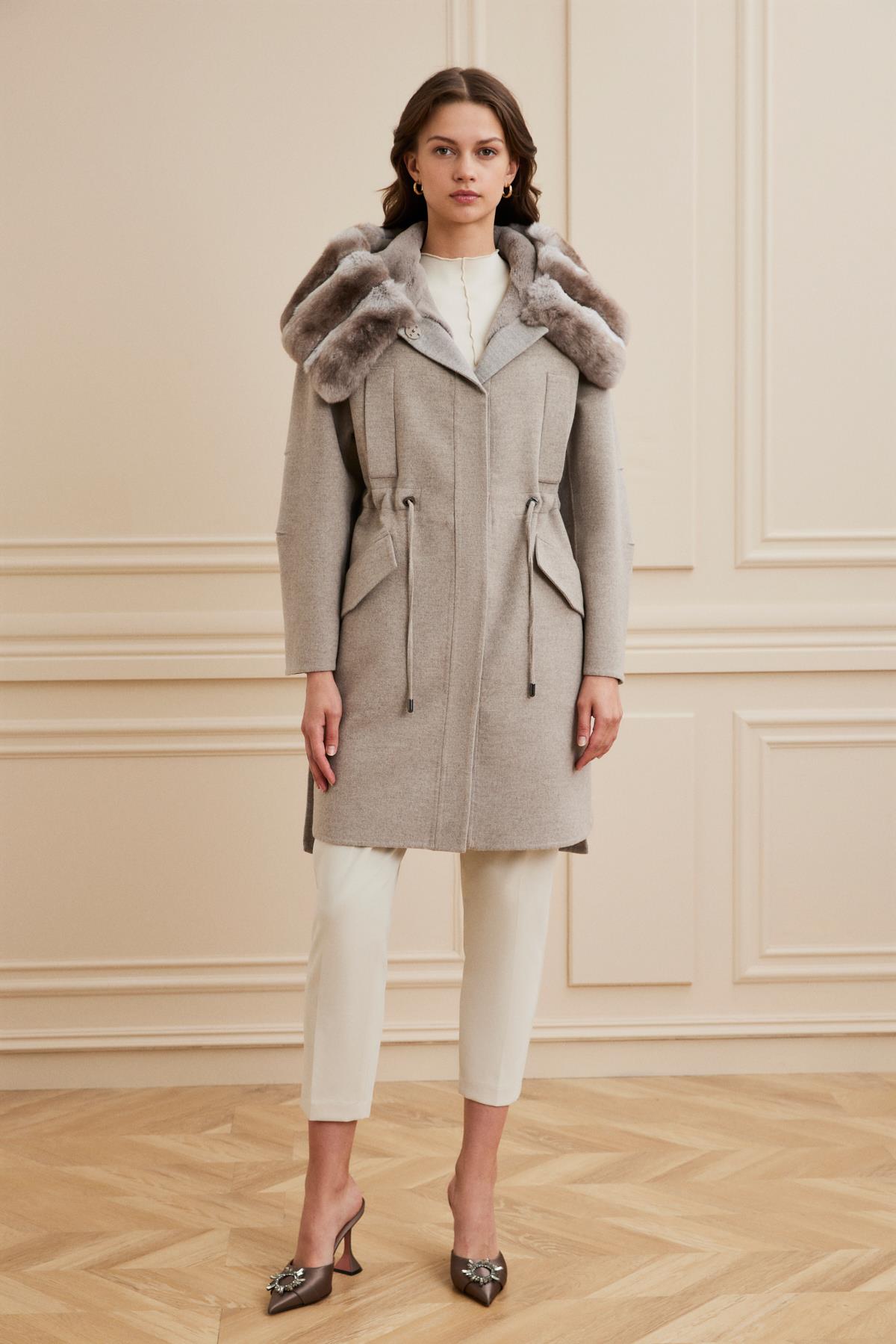 Shaky Women's Loro Piana 97% Wool 3% Cashmere Fabric Short Coat With Chincilla and Mink Shaved InsideTrimming Beige