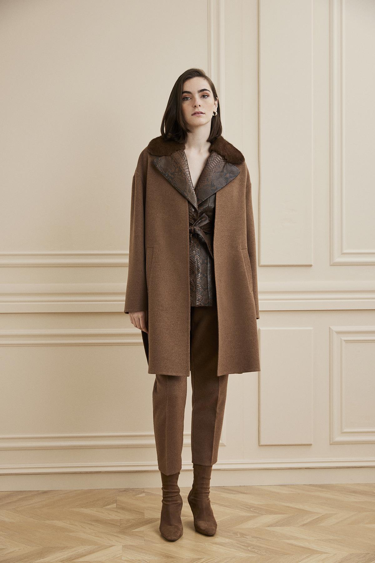 Shaky Women's Loro Piana 97% Wool 3% Cashmere Short Coat and Python Waistcoat Set Brown