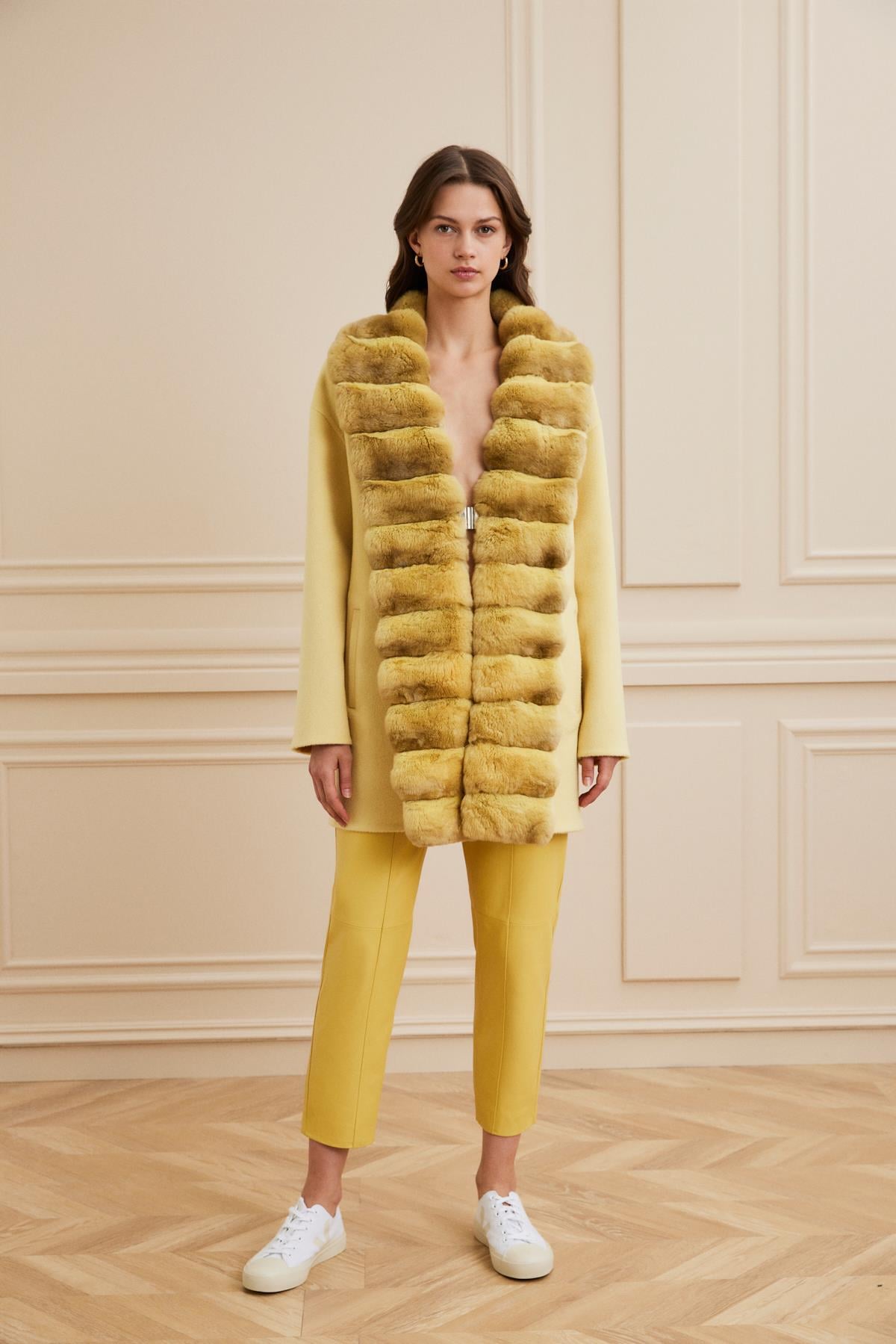 Shaky Women's Lanificio Colombo 100% Cashmere Fabric Jacket With Chincilla Trimming Yellow