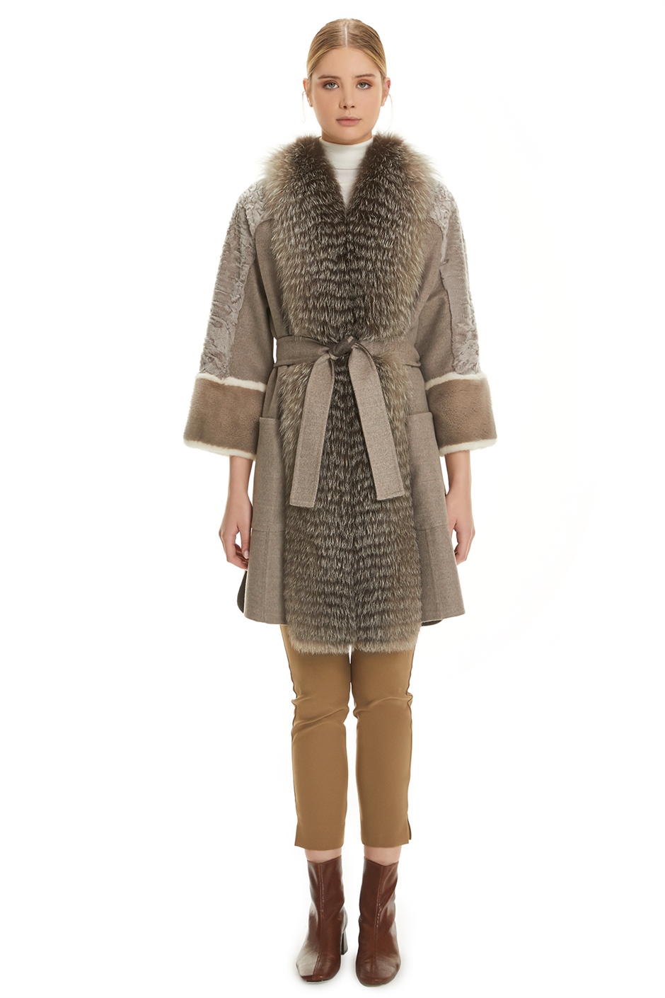 Shaky Women's Loro Piana 70% Wool 30% Cashmere Short Coat with Mink trimming