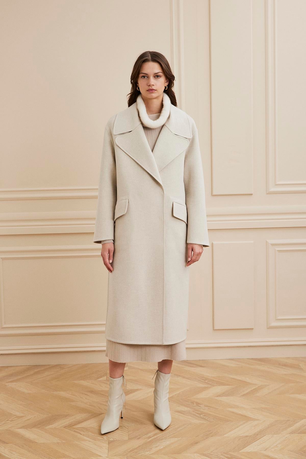 Shaky Women's Loro Piana 90% Wool 10% Cashmere Fabric Coat Beige