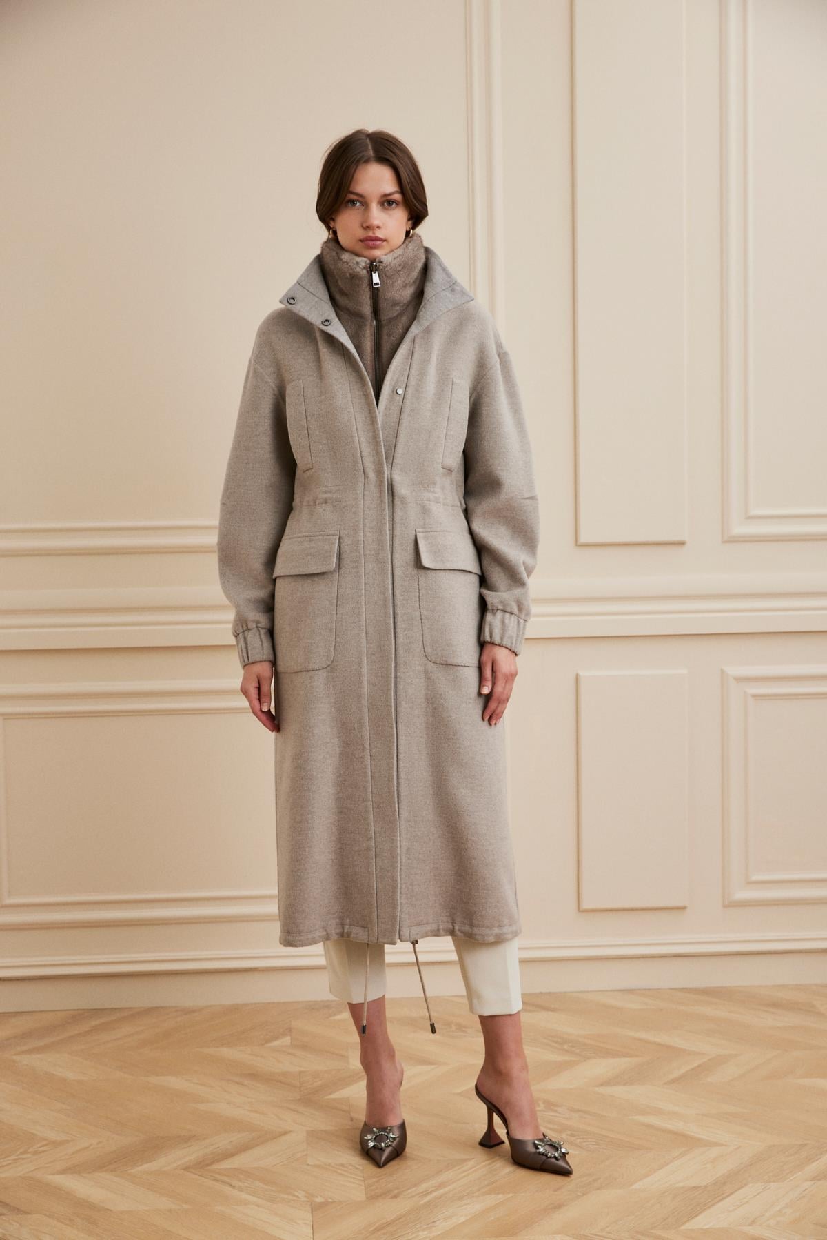 Shaky Women's Loro Piana 97% Wool 3% Cashmere/Nylon Fabric Coat and Waistcoat Set With Mink Trimming Beige/Dark Beige