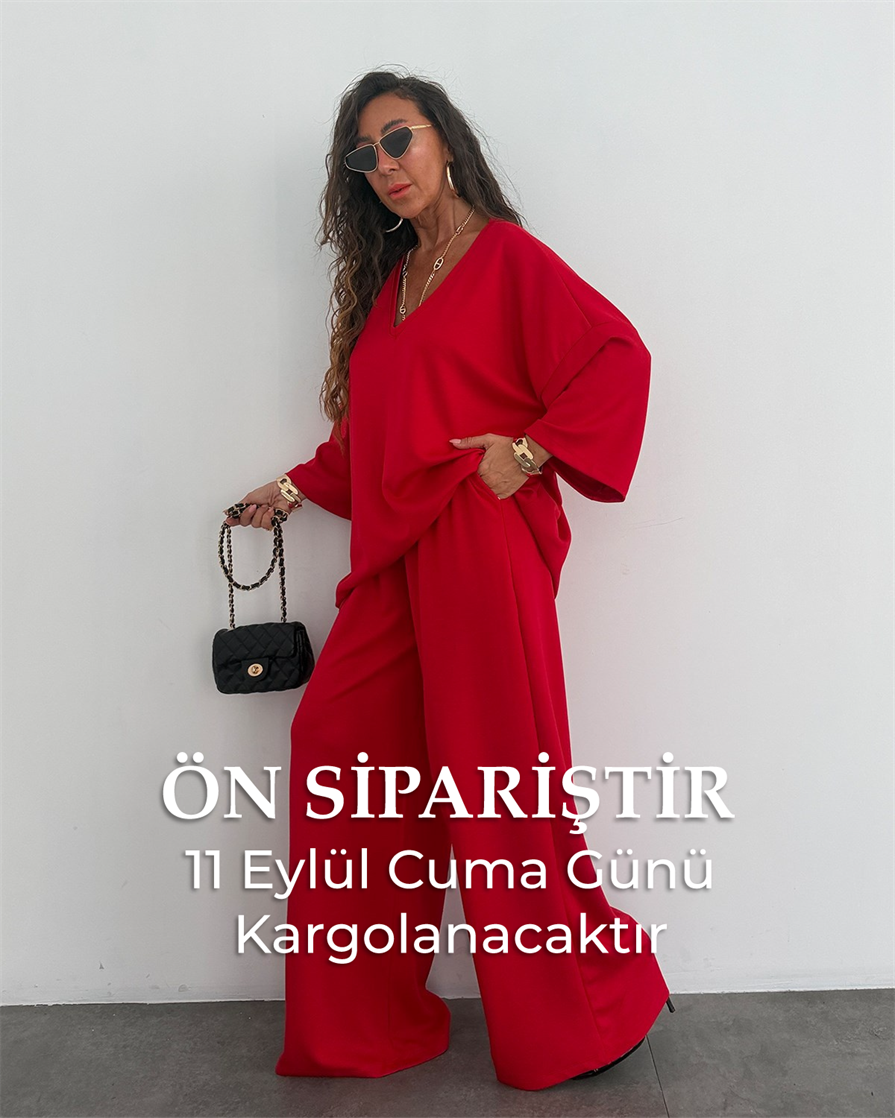 Carina V Yakalı Takım Kırmızı (ÖN SİPARİŞ)