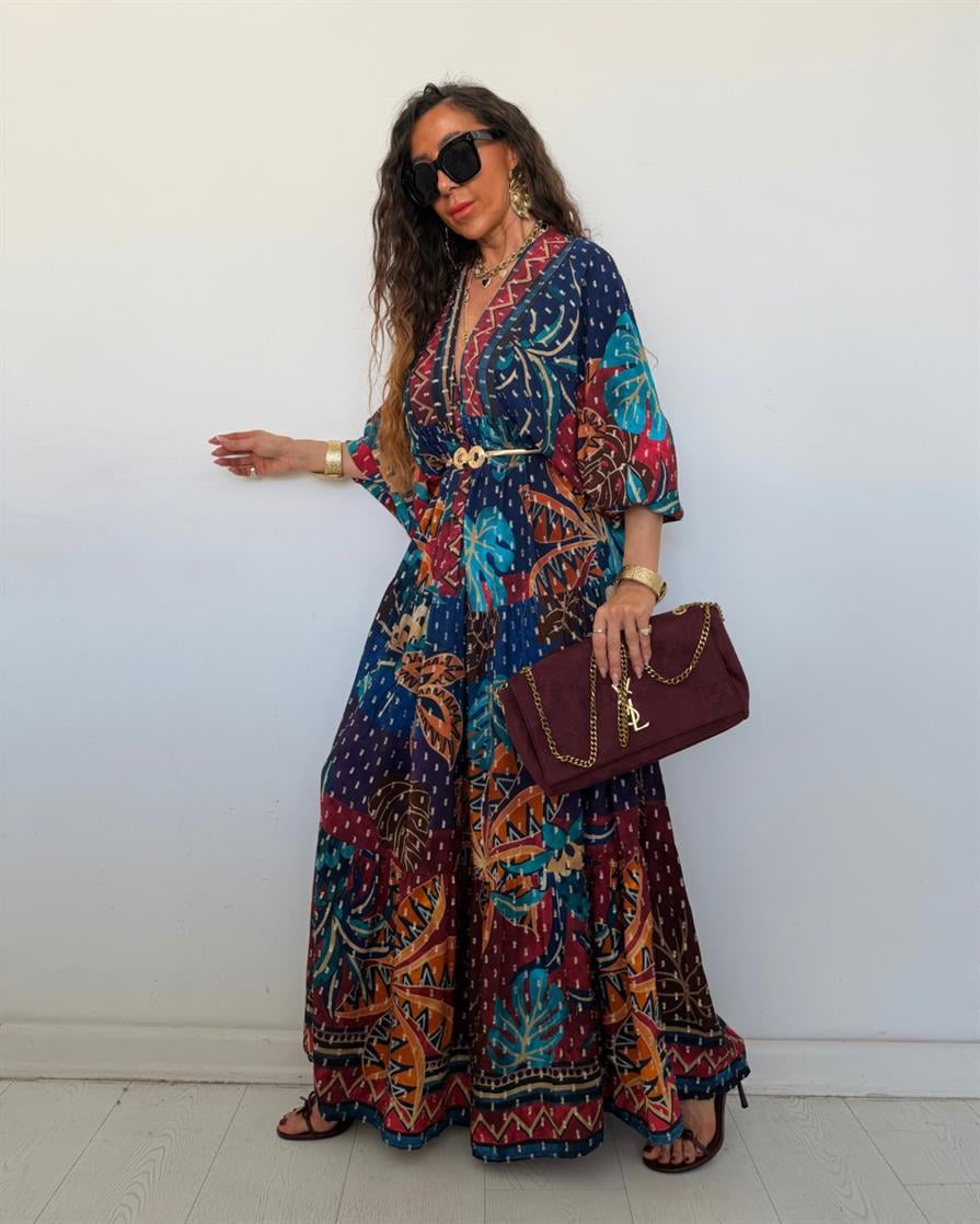 Debby Elbise Lacivert