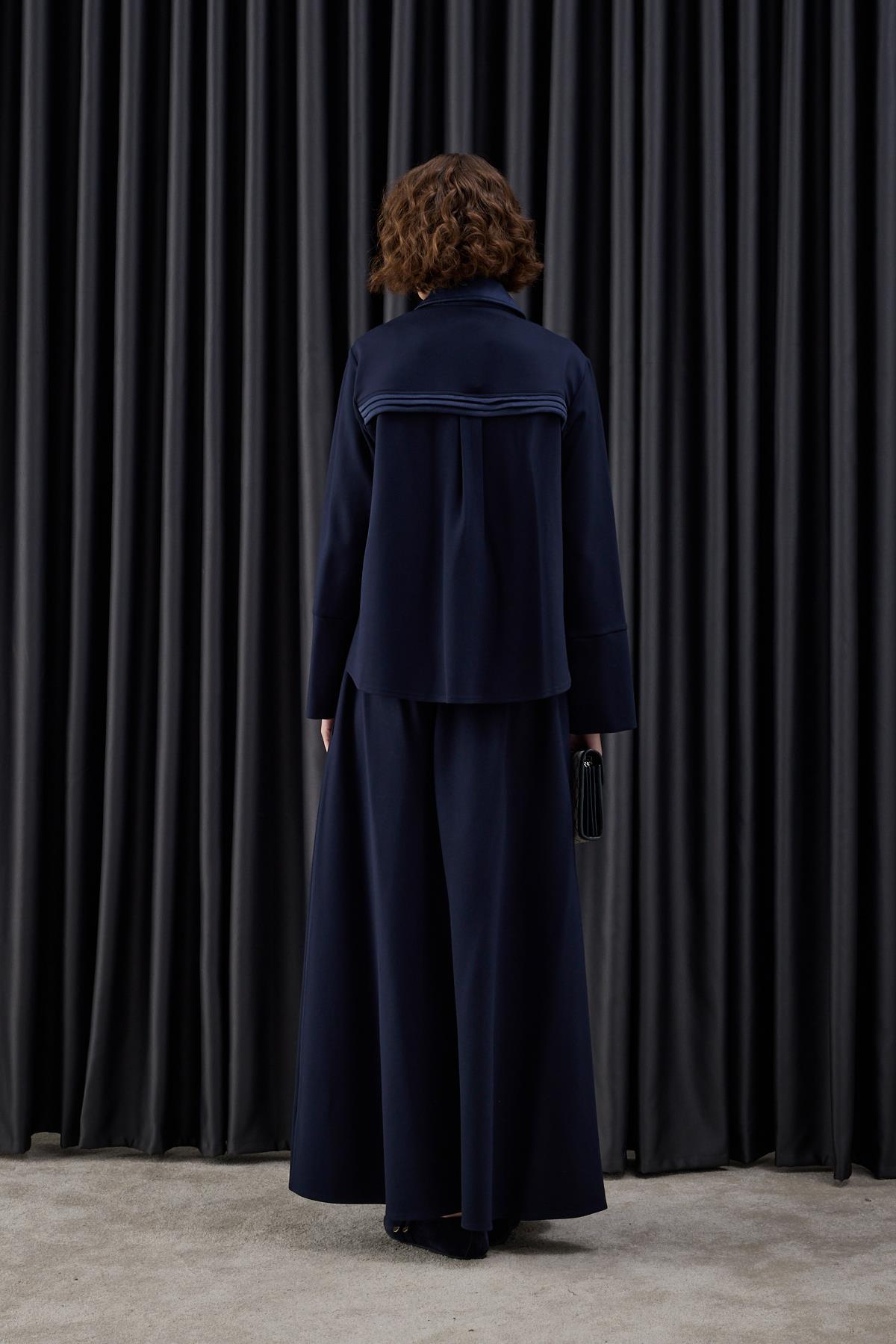 Esila Düğmeli Süet Garnili Etekli Takım LACİVERT