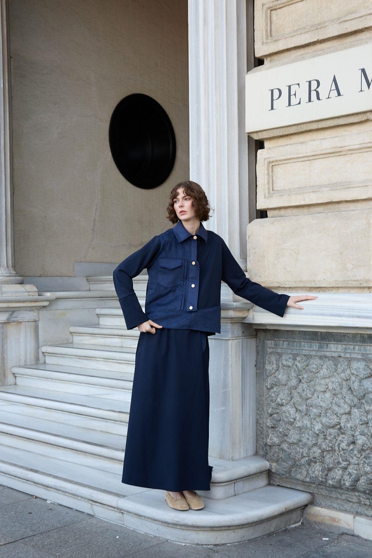 Esila Düğmeli Süet Garnili Etekli Takım LACİVERT