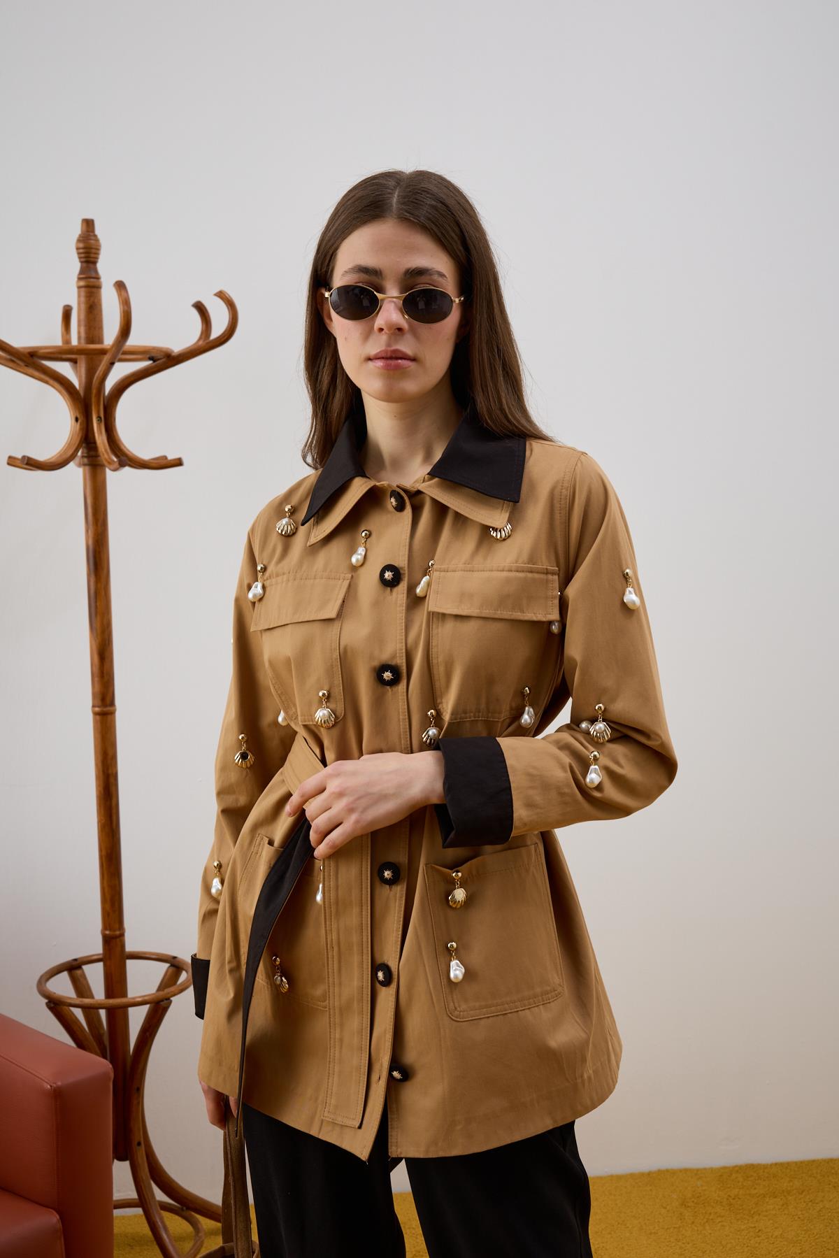 Parka Düğmeli Özel Aksesuarlı Parka CAMEL