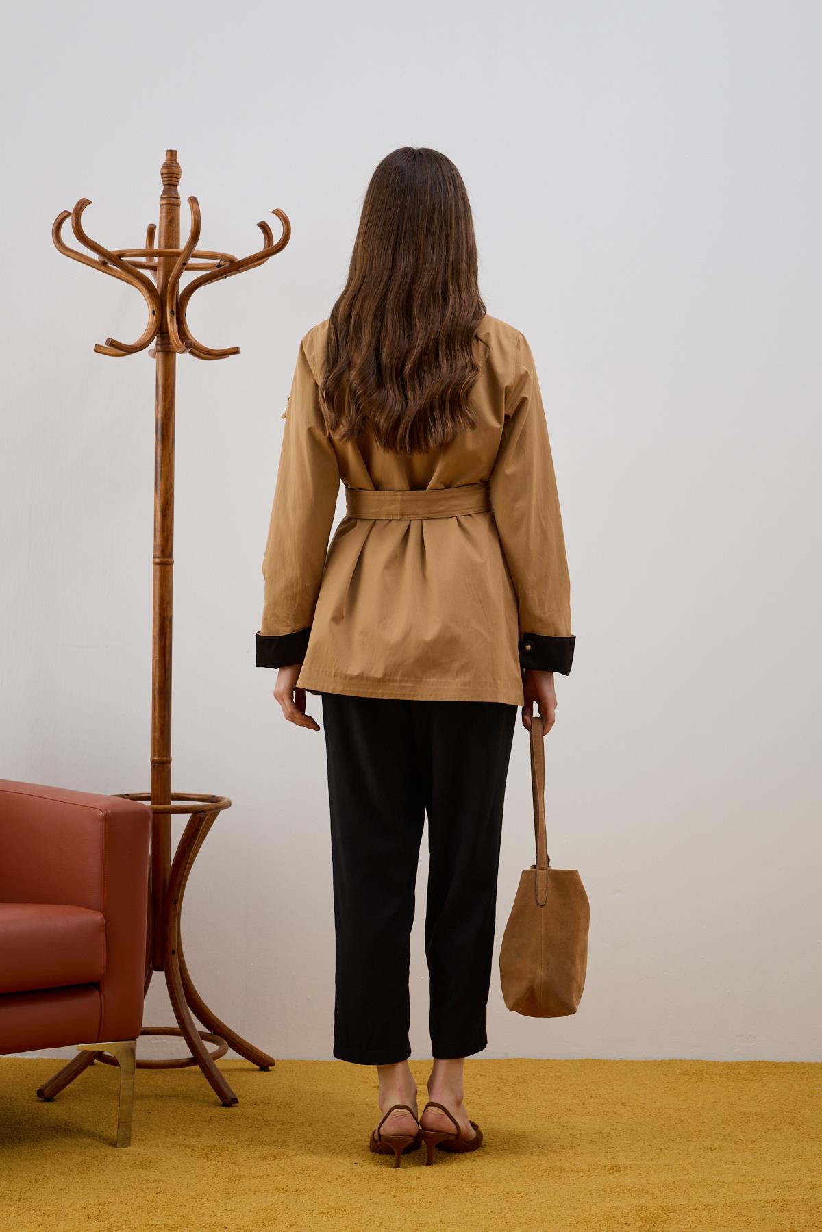 Parka Düğmeli Özel Aksesuarlı Parka CAMEL