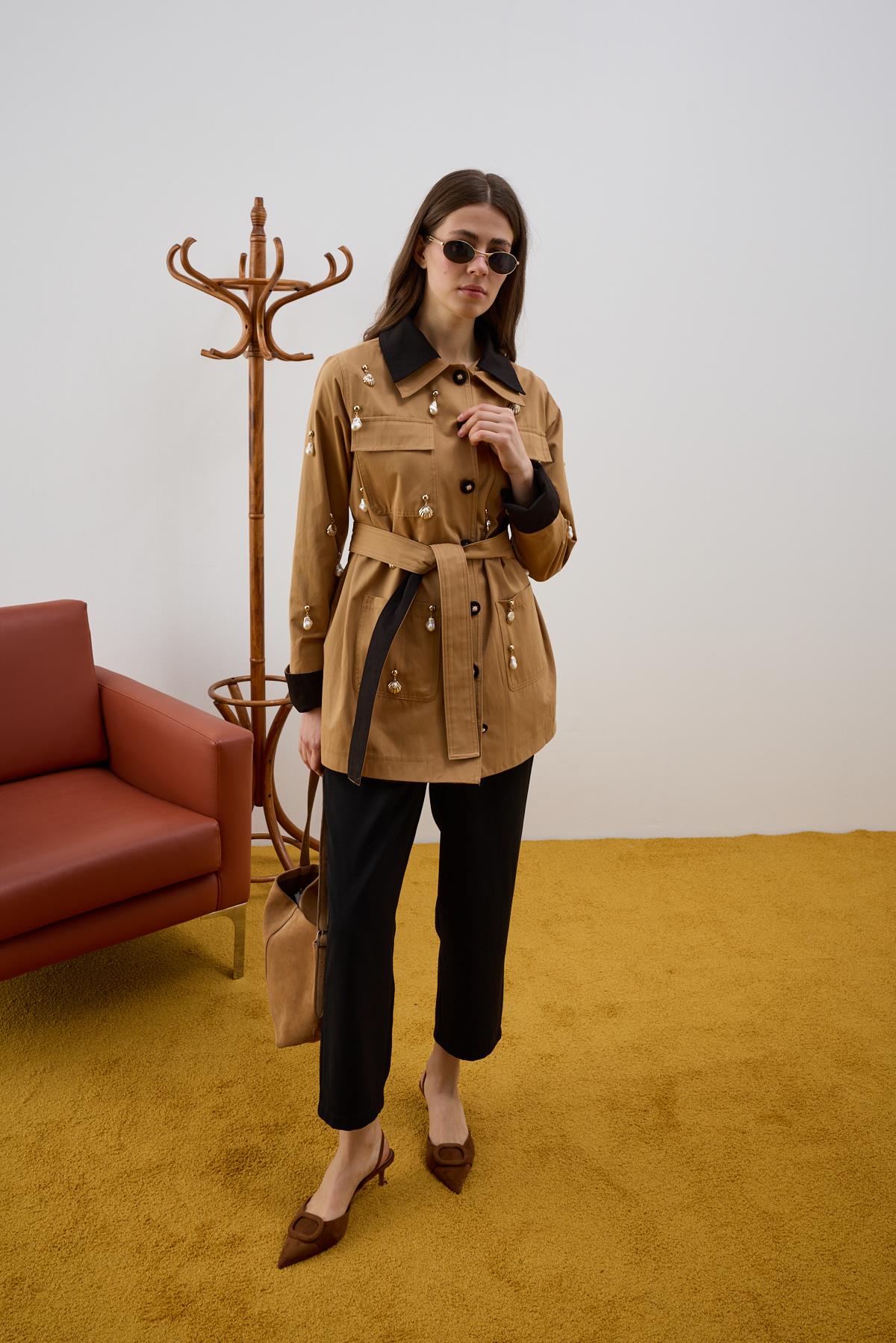 Parka Düğmeli Özel Aksesuarlı Parka CAMEL