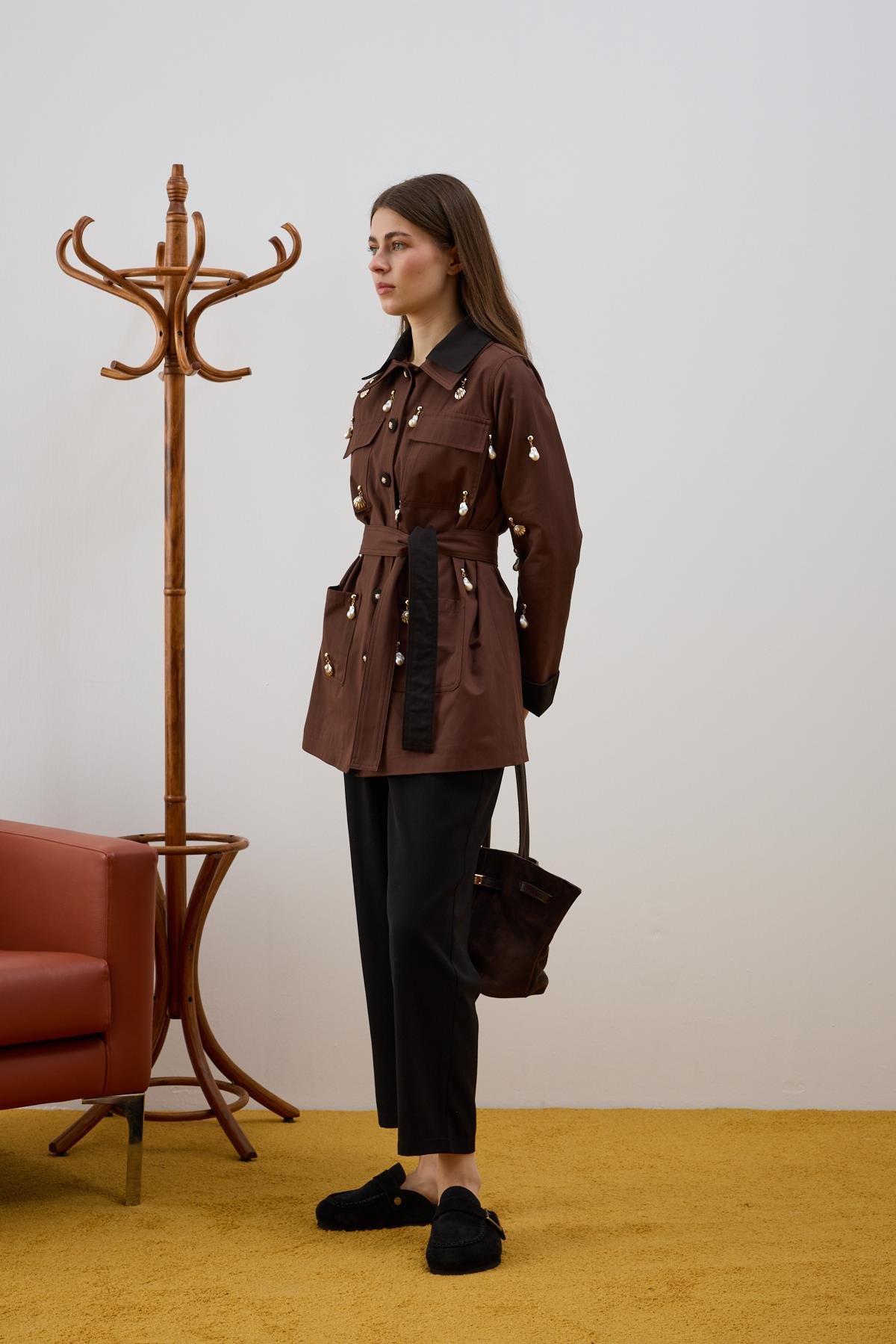 Parka Düğmeli Özel Aksesuarlı Parka KAHVERENGİ