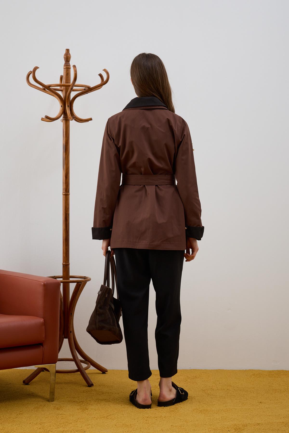 Parka Düğmeli Özel Aksesuarlı Parka KAHVERENGİ